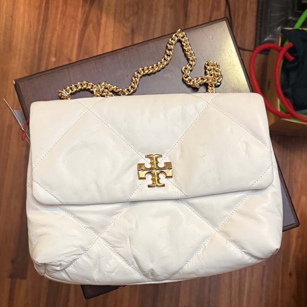 Tory Burch Cream Quilted Shoulder Bag with Gold Chain